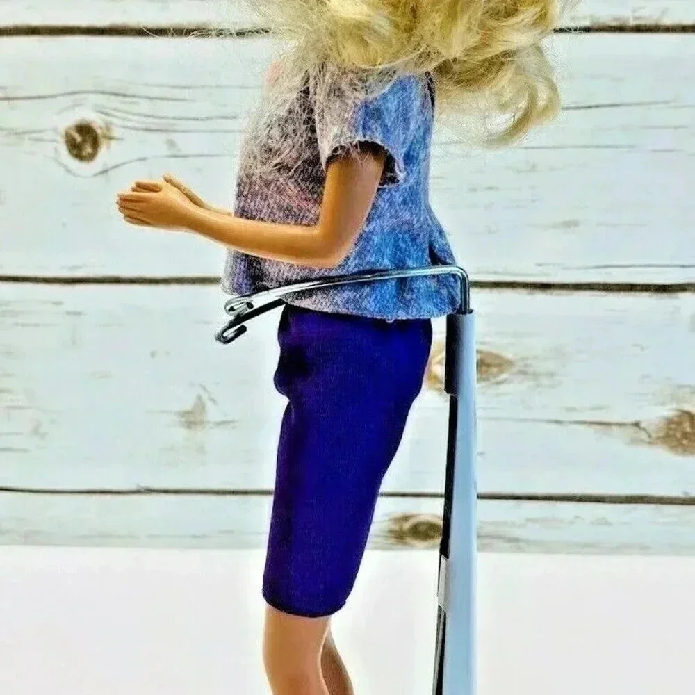 MATTEL BARBIE Doll Blonde Hair Blue Eyes Shirt/Shorts Outfit 12